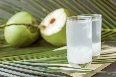 Benarkah Ada Banyak Manfaat Air Kelapa Hijau untuk Kesehatan?